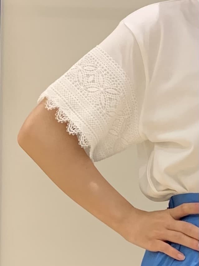 mokaさんの「grove｜【洗える/二の腕カバー】上品なレースで叶える、きちんと見えの夏Tシャツ」を使ったコーディネート