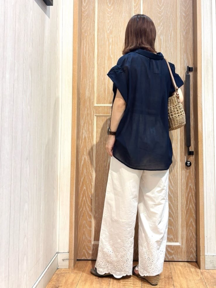 meiさんの「SHOO･LA･RUE｜【S-LL】さらシャリコットン 上品なシアー感のデザインシャツ」を使ったコーディネート