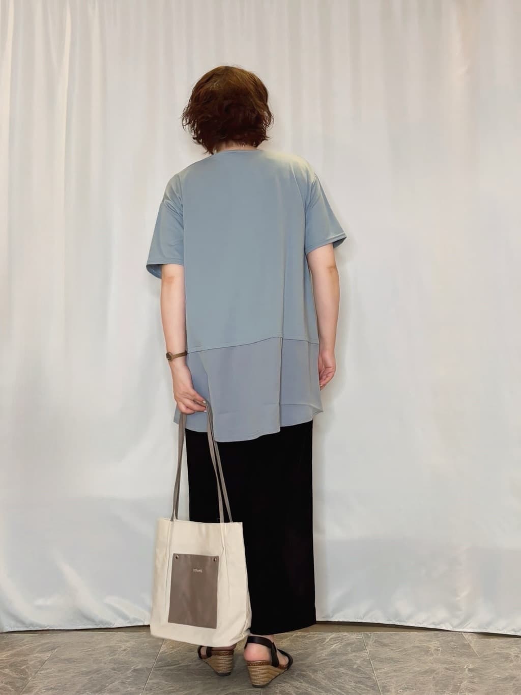 たみさんの「SHOO･LA･RUE｜【S-LL/UV/吸水速乾】きれいに体型カバー Aライン チュニックワンピース」を使ったコーディネート