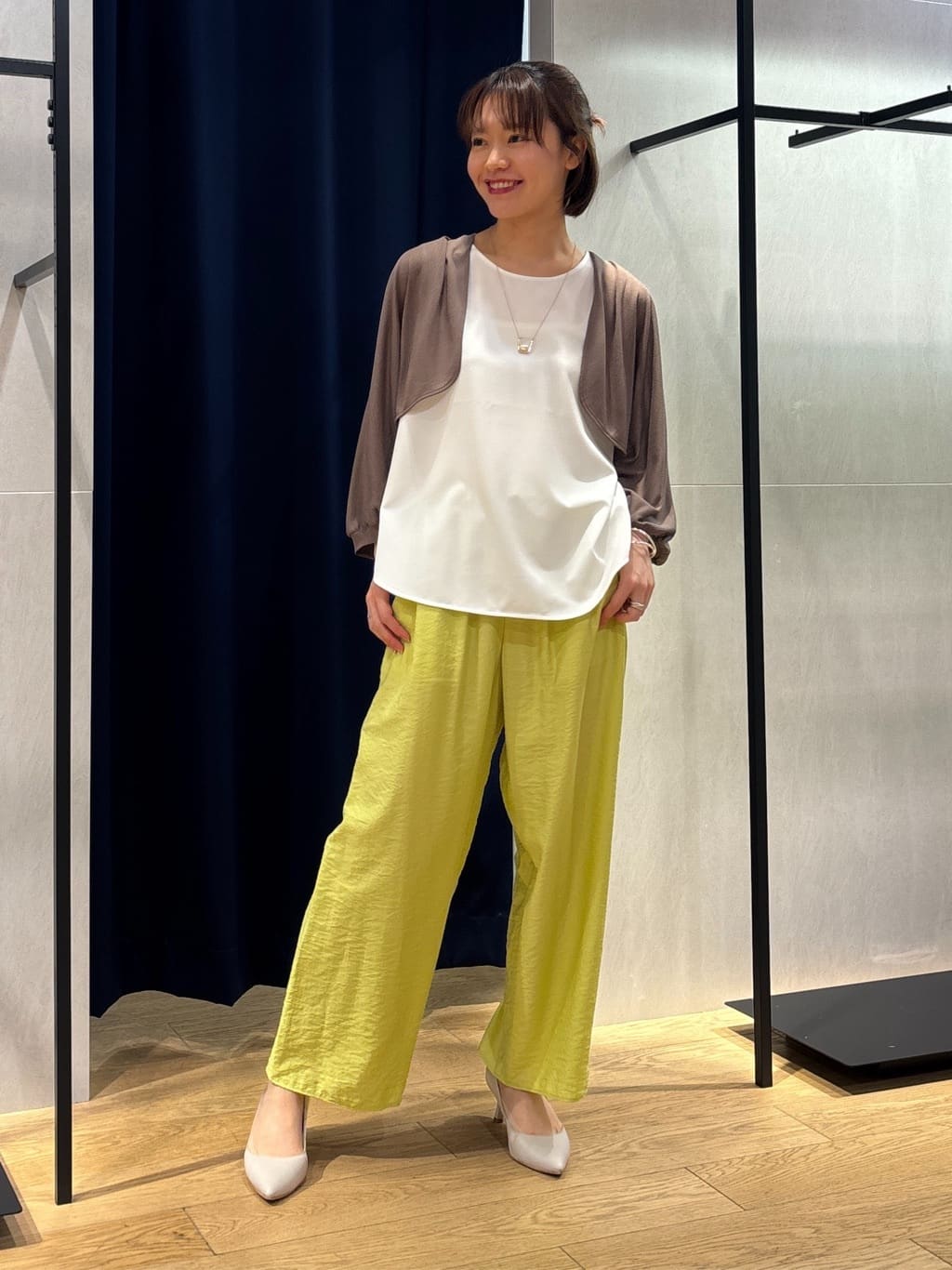 kanaeさんの「INDIVI｜【洗える／UVケア／SETUP可能】ドロストワイドパンツ」を使ったコーディネート