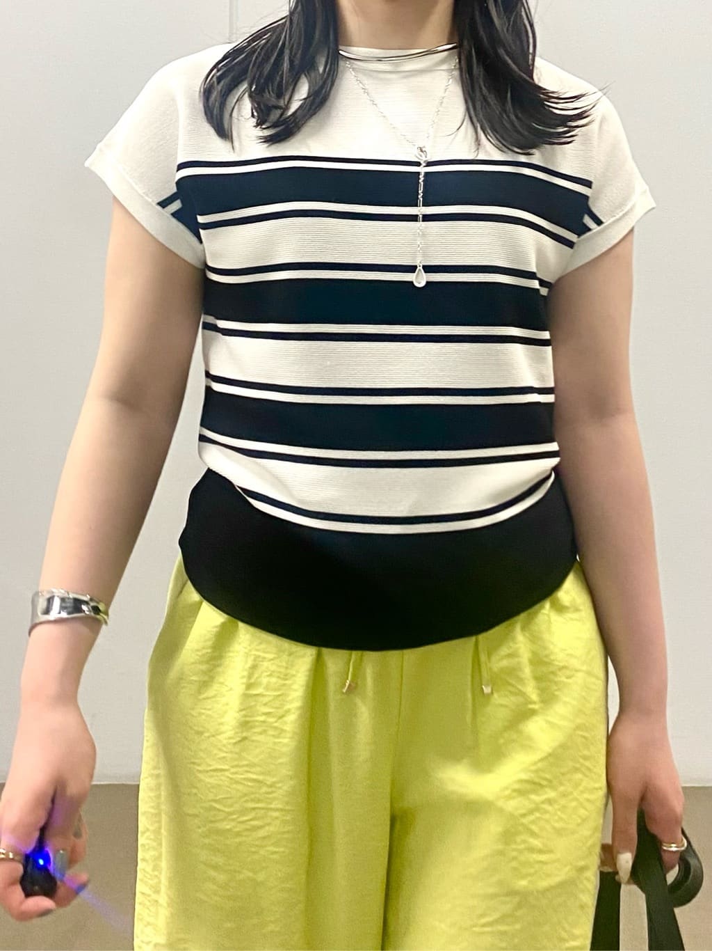 misakiさんの「INDIVI｜【洗える／UVケア／SETUP可能】ドロストワイドパンツ」を使ったコーディネート