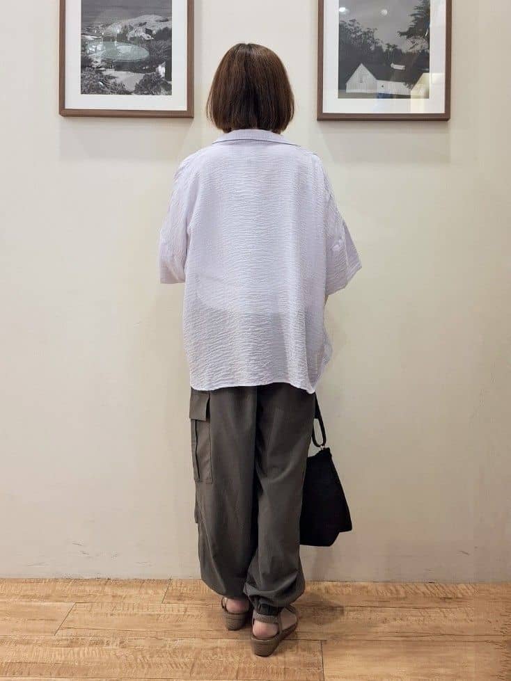 まあるさんの「SHOO･LA･RUE｜ゆるっと感がこなれ見え ワッシャーシアー半袖シャツ」を使ったコーディネート
