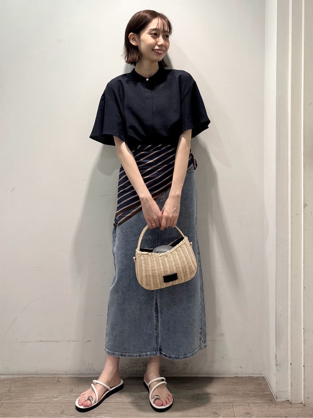 ぶまりんさんの「OPAQUE.CLIP｜バックフリルバンドカラーブラウス【洗濯機洗い可／吸水速乾／接触冷感】」を使ったコーディネート