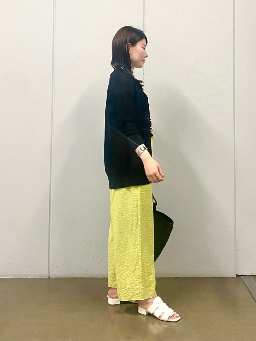 misakiさんの「INDIVI｜【洗える／UVケア／SETUP可能】ドロストワイドパンツ」を使ったコーディネート