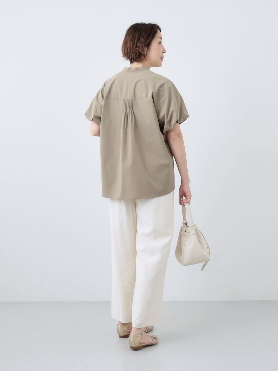 yuriさんの「INDIVI｜【洗える／UVケア／SETUP可能】ドロストワイドパンツ」を使ったコーディネート