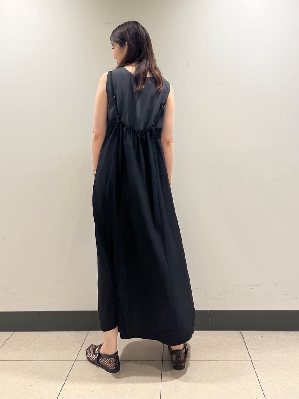 shokoさんの「INDIVI｜【UVケア】エアリージョーゼット キャミワンピース」を使ったコーディネート