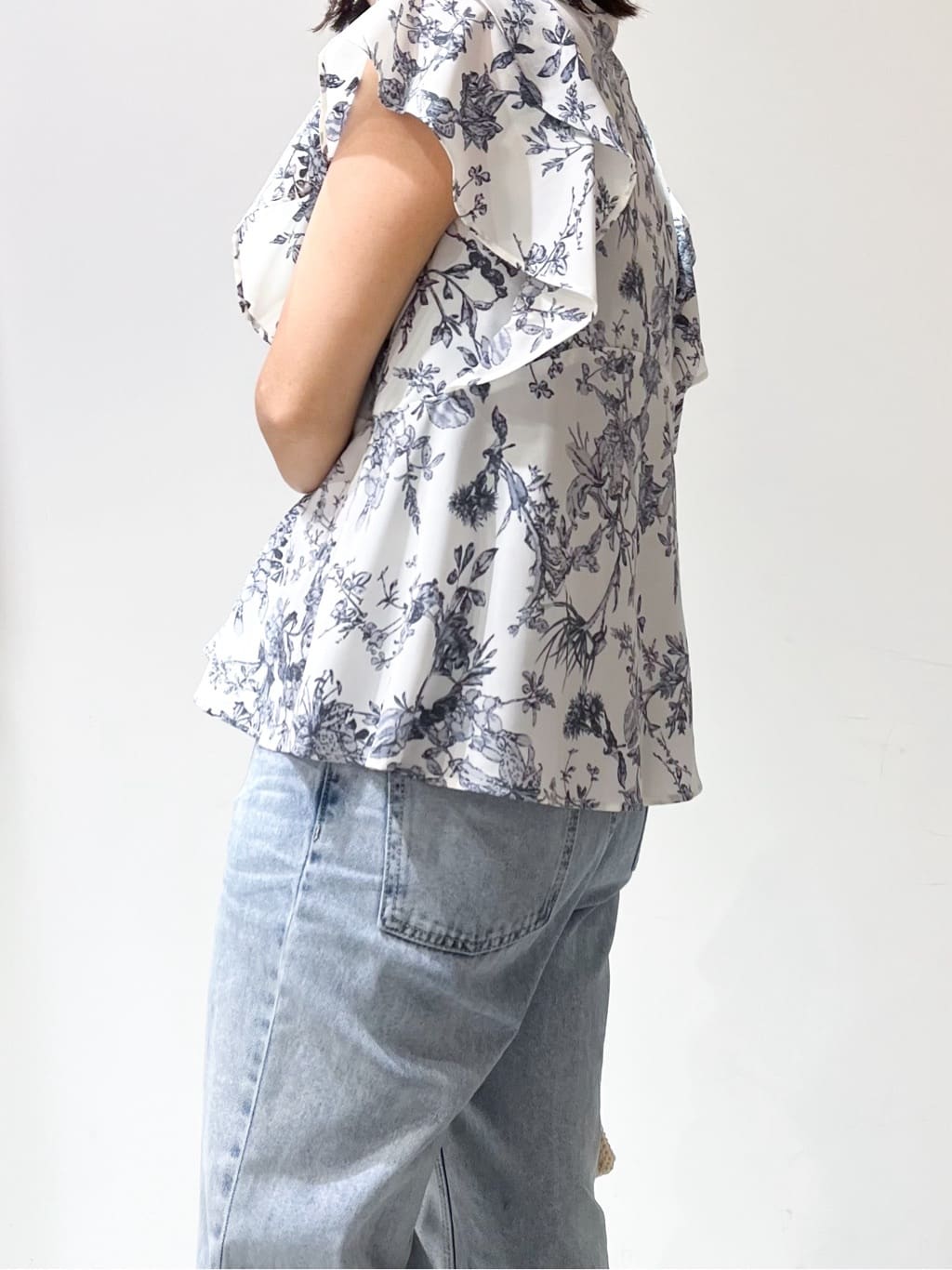 あずささんの「OPAQUE.CLIP｜【植草美幸先生が指南する好印象スタイル】《丈が選べる》ストレートデニムパンツ【洗濯機洗い可】」を使ったコーディネート