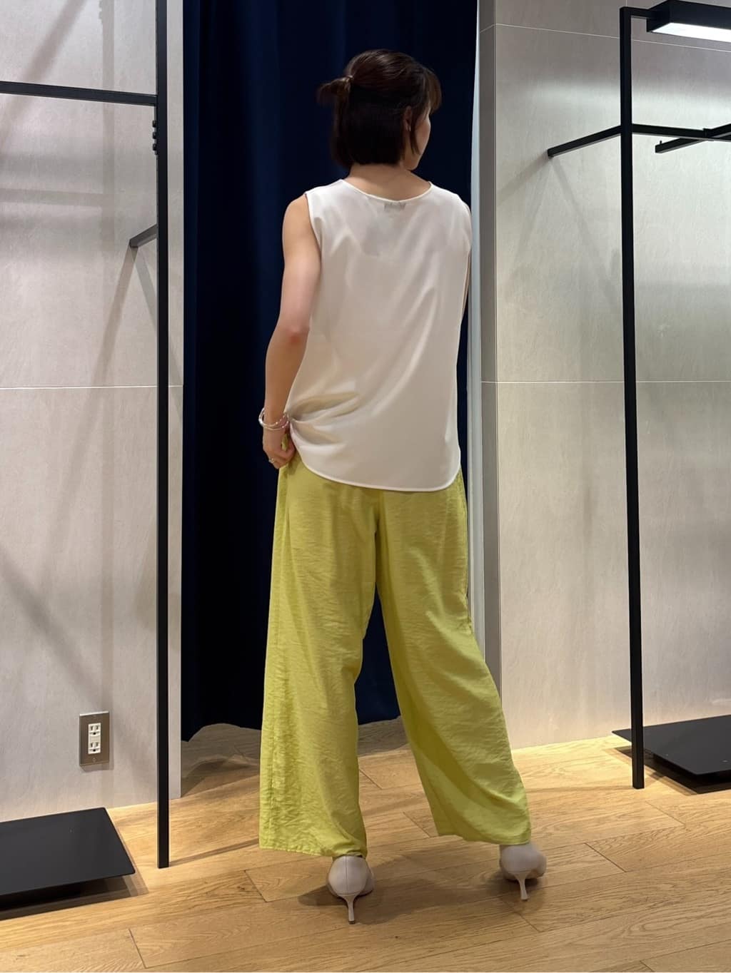 kanaeさんの「INDIVI｜【洗える／UVケア／SETUP可能】ドロストワイドパンツ」を使ったコーディネート