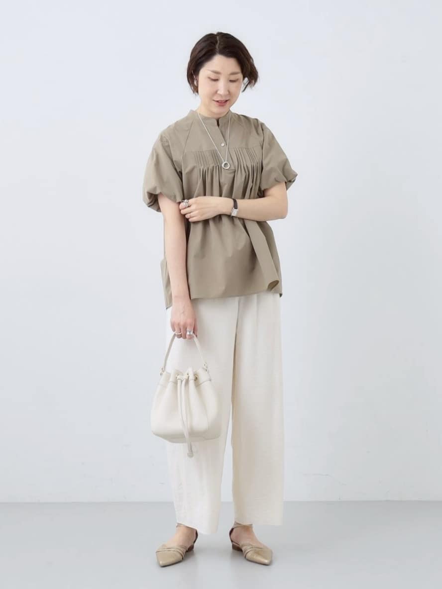yuriさんの「INDIVI｜【洗える／UVケア／SETUP可能】ドロストワイドパンツ」を使ったコーディネート