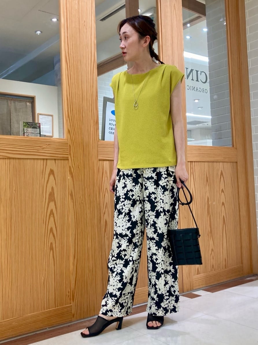 ゆうさんの「UNTITLED｜【ジャージ素材】インナードッキングシアーカットソー」を使ったコーディネート