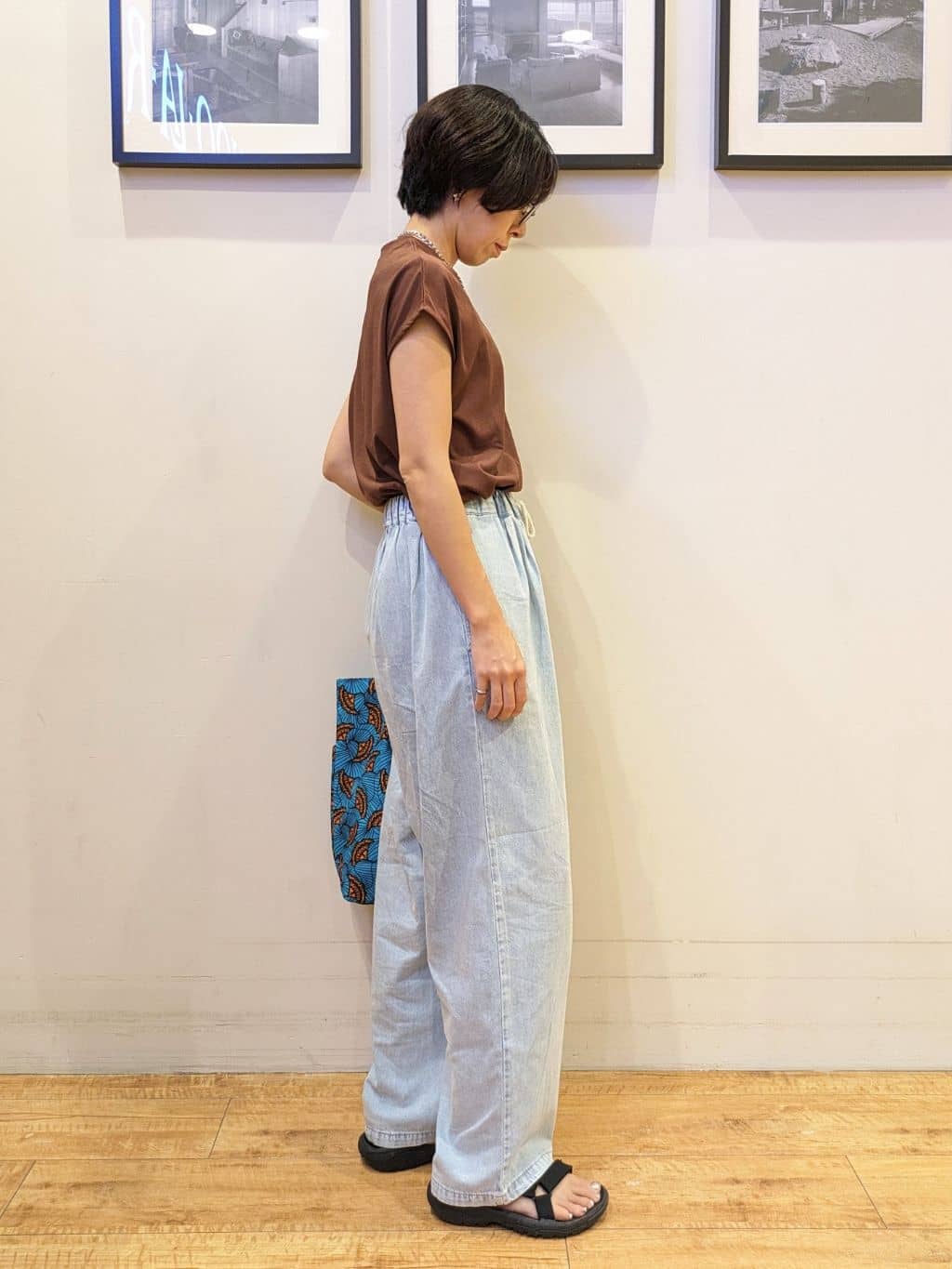 Akiさんの「SHOO･LA･RUE｜【S-LL/汗ジミ軽減/ひんやり/UV】インせず着られる フレンチスリーブTシャツ」を使ったコーディネート