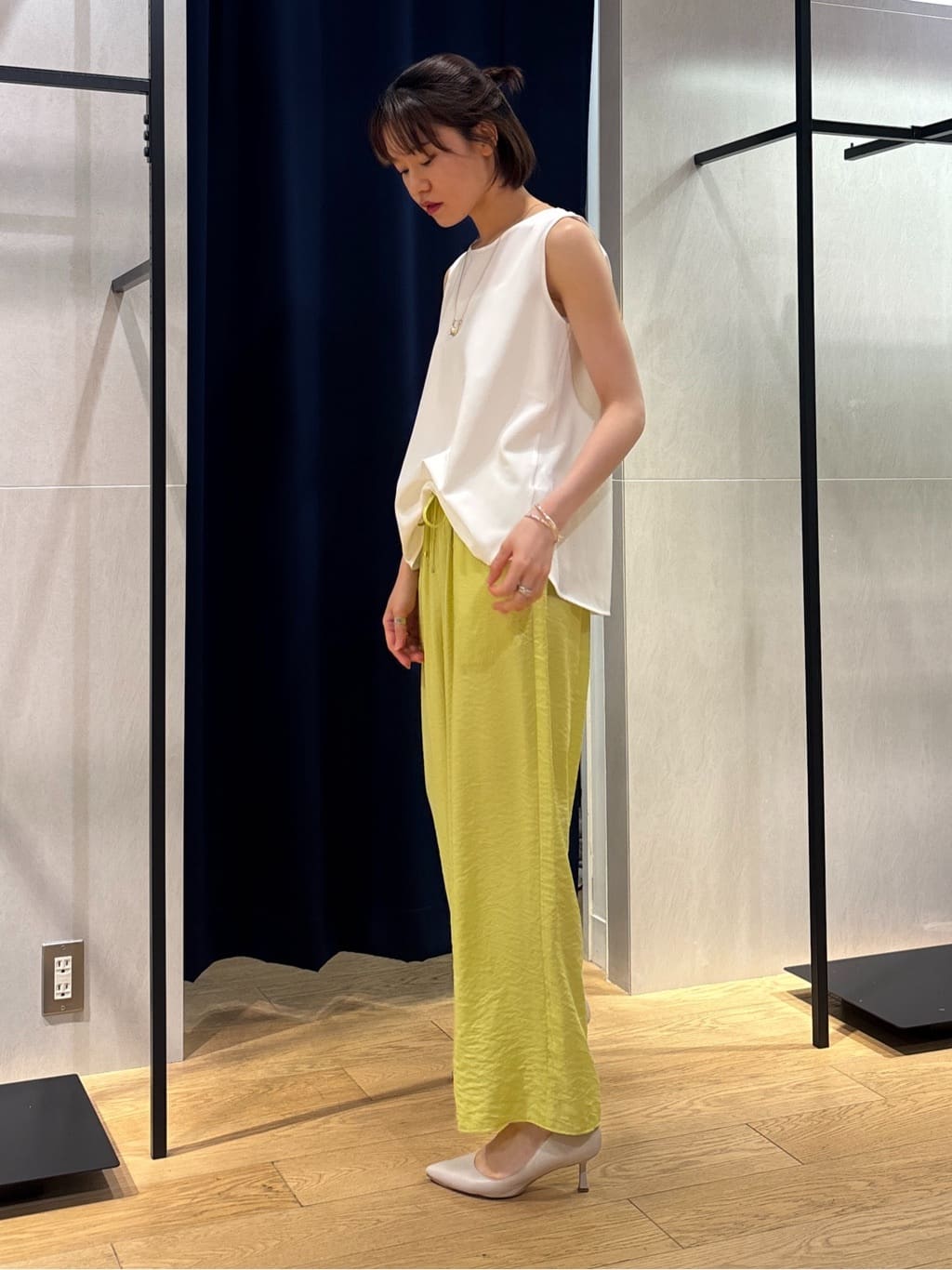 kanaeさんの「INDIVI｜【洗える／UVケア／SETUP可能】ドロストワイドパンツ」を使ったコーディネート