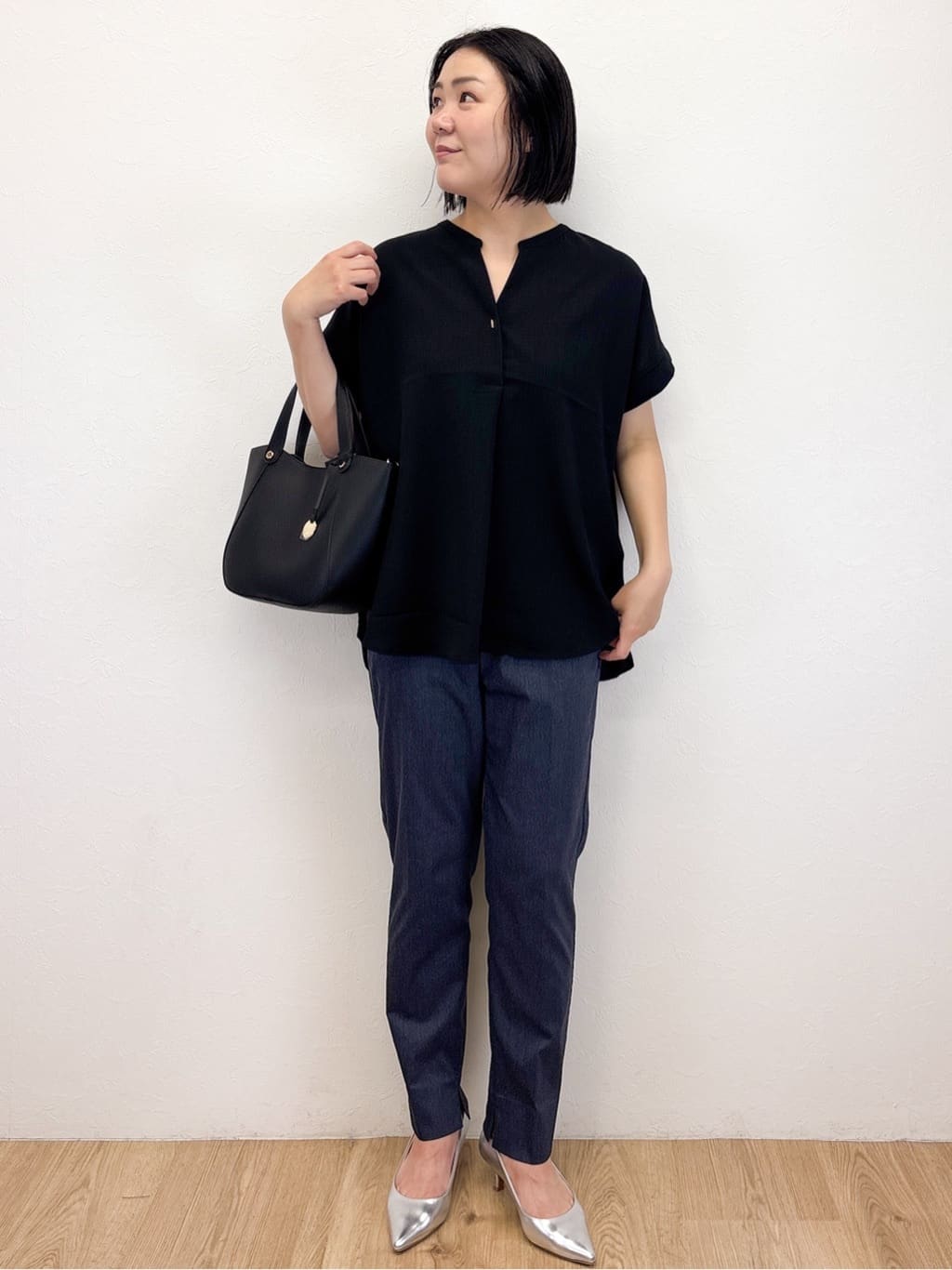 Takeさんの「OPAQUE.CLIP｜《7色展開／SS-LLサイズ》ストレッチスキッパーブラウス／セットアップ対応【洗濯機洗い可／防シワ】」を使ったコーディネート