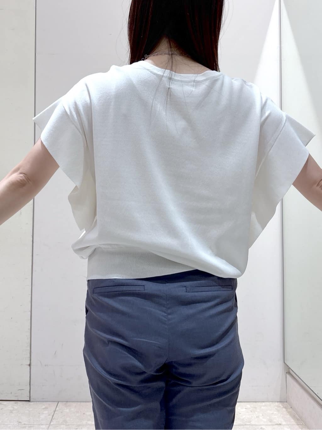 mameさんの「OPAQUE.CLIP｜麻混ハイストレッチイージースティックパンツ【洗濯機洗い可】」を使ったコーディネート