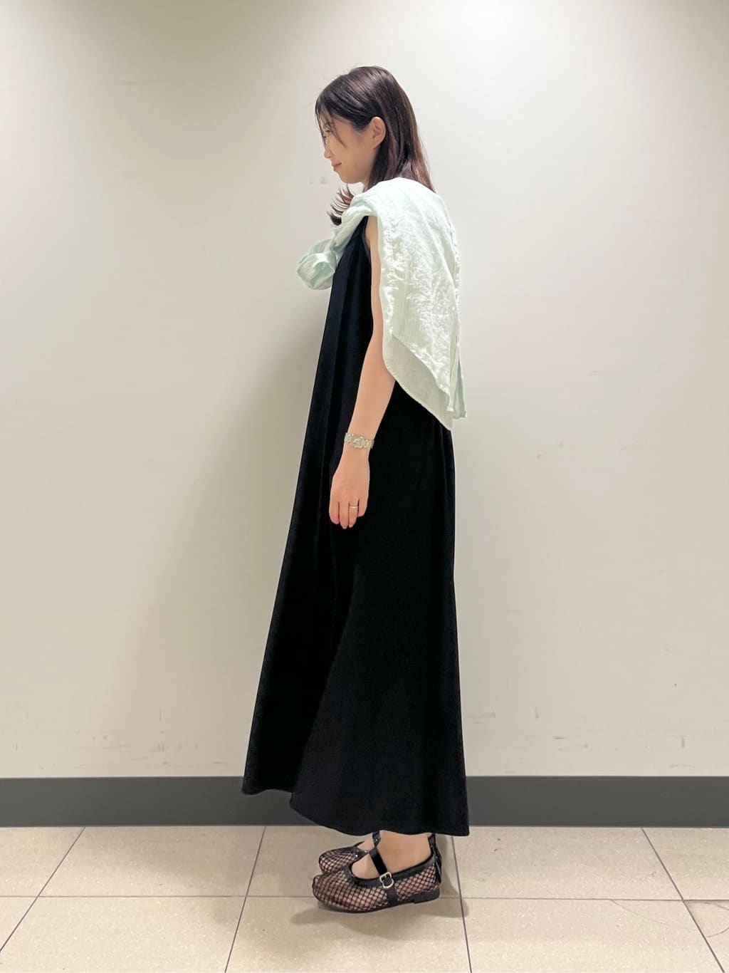 shokoさんの「INDIVI｜【UVケア】エアリージョーゼット キャミワンピース」を使ったコーディネート