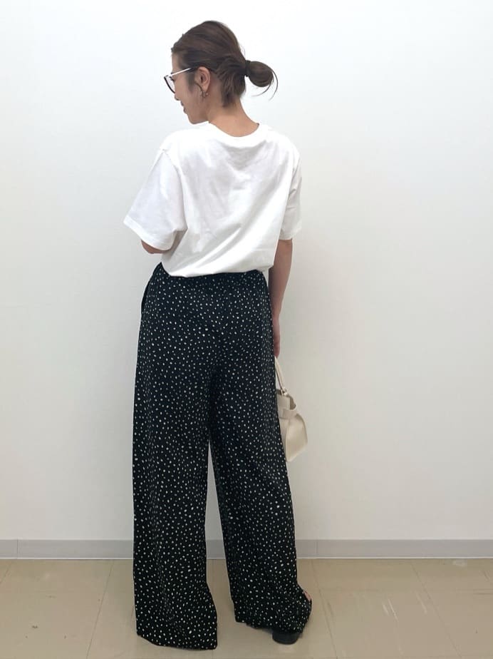 Akiさんの「OPAQUE.CLIP｜風景イラストプリントTシャツ」を使ったコーディネート