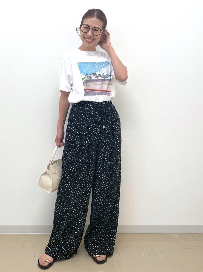 Akiさんの「OPAQUE.CLIP｜風景イラストプリントTシャツ」を使ったコーディネート