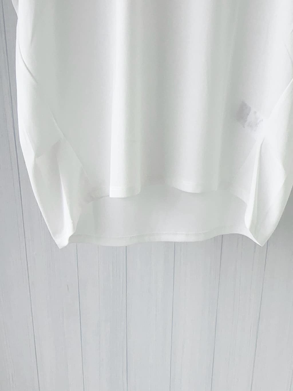momoさんの「SHOO･LA･RUE｜【S-LL/汗ジミ軽減/ひんやり/UV】体型カバーに タック入りドルマントップス」を使ったコーディネート