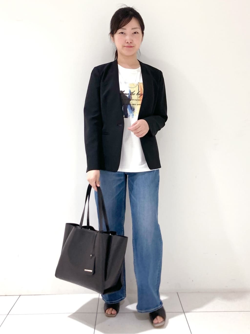 momokoさんの「INDIVI｜【定番スーツ／UVケア／洗える】ウール調ノーカラージャケット」を使ったコーディネート
