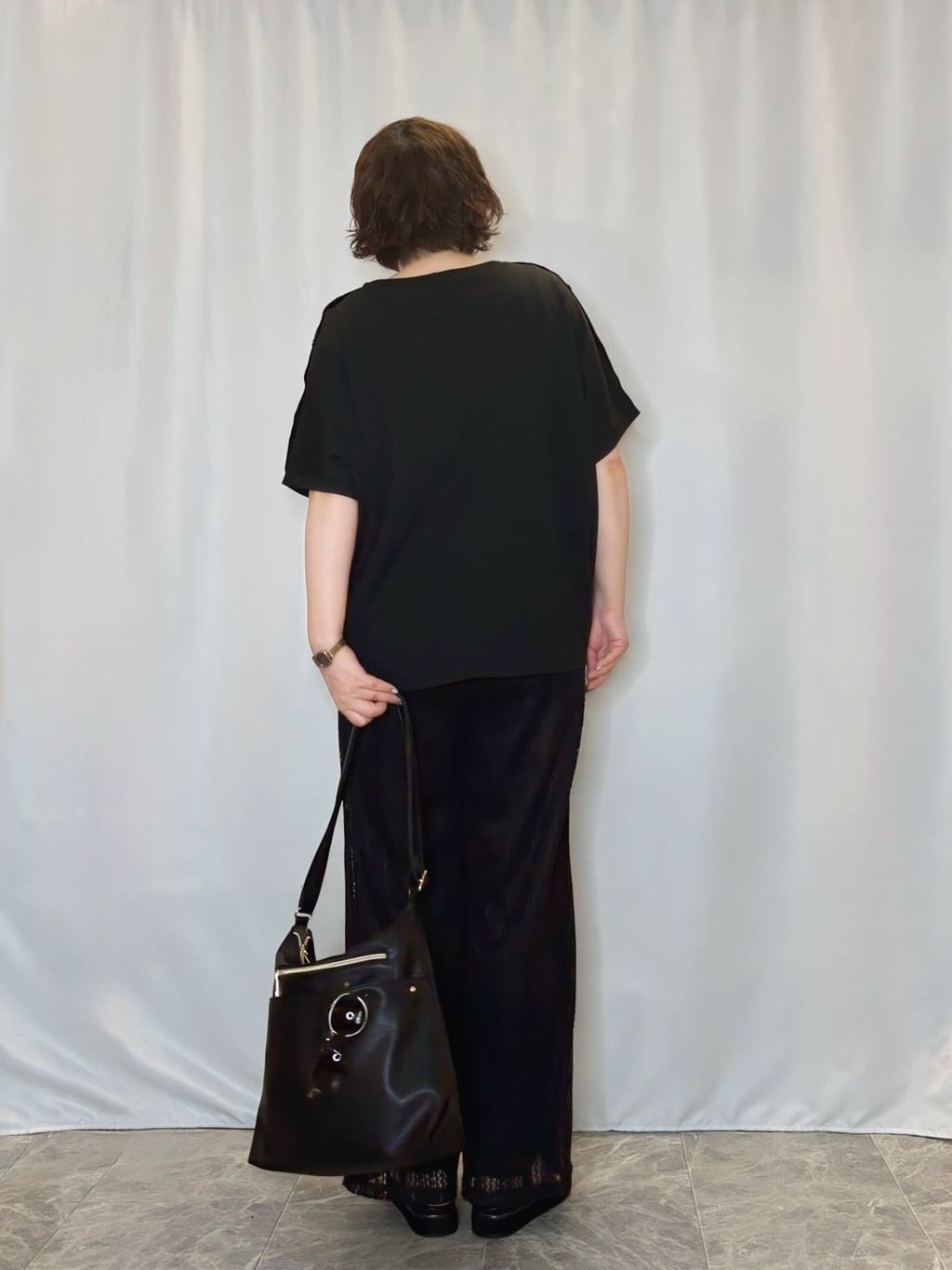 たみさんの「SHOO･LA･RUE｜【ひんやり/UV】高気温でも快適に インせず決まるドルマントップス」を使ったコーディネート