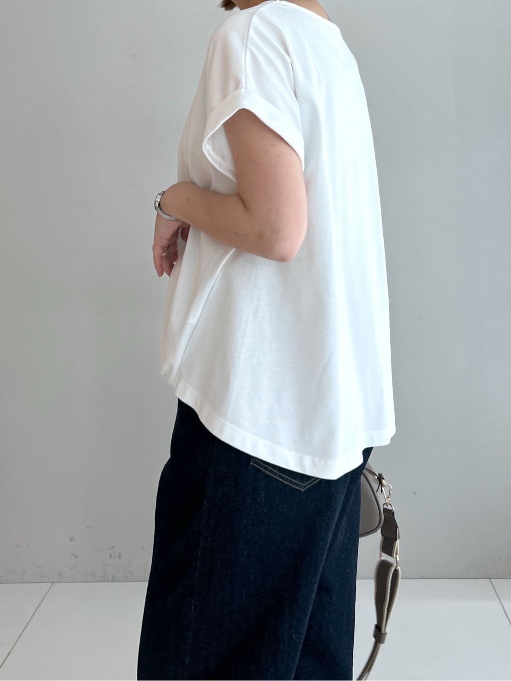 Hirokaさんの「Dessin｜【二の腕カバー／UVカット】ロールアップスリーブ裾ギャザーカットソー」を使ったコーディネート
