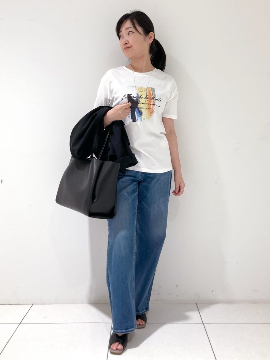 momokoさんの「INDIVI｜【定番スーツ／UVケア／洗える】ウール調ノーカラージャケット」を使ったコーディネート
