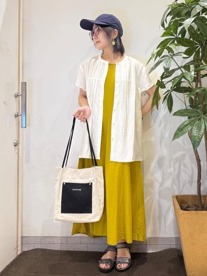 misakiさんの「SHOO･LA･RUE｜【S-LL/ひんやり】インせず決まる タックプリーツシャツ」を使ったコーディネート