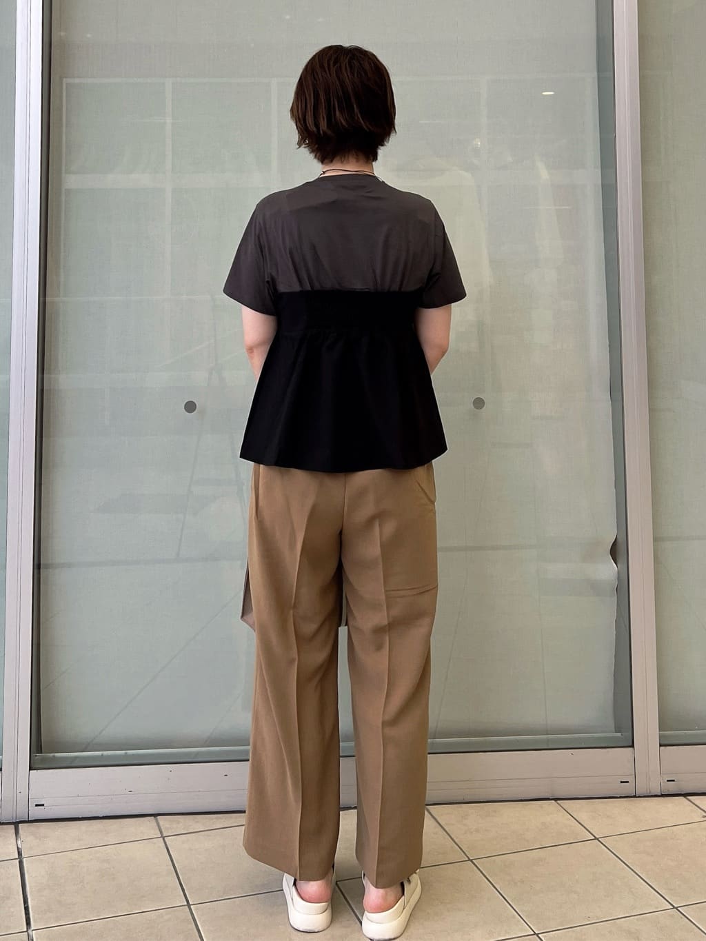 yo-koさんの「OPAQUE.CLIP｜タックビスチェドッキングカットソー【洗濯機洗い可】」を使ったコーディネート
