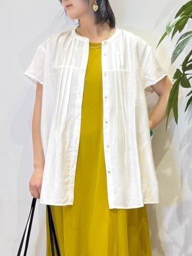 misakiさんの「SHOO･LA･RUE｜【S-LL/ひんやり】インせず決まる タックプリーツシャツ」を使ったコーディネート