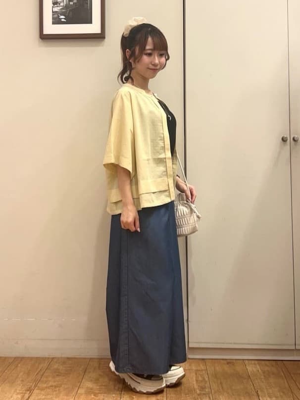 AIRIさんの「SHOO･LA･RUE｜【洗濯後しわになりにくい/UV/吸水速乾】大人きれいな バンドカラーシャツ」を使ったコーディネート