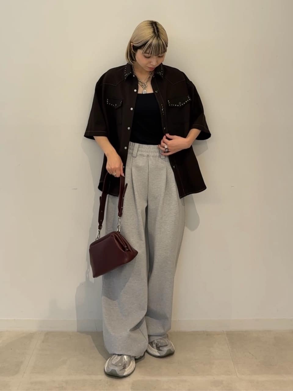 川本葵さんの「tk.TAKEO KIKUCHI｜ウェスタンスタッズシャツ」を使ったコーディネート