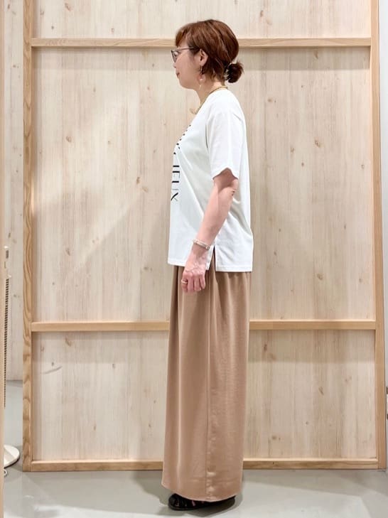 nakoさんの「THE SHOP TK｜フォトアソートTシャツ【接触冷感/UV/毛玉になりにくい/洗濯機OK】」を使ったコーディネート