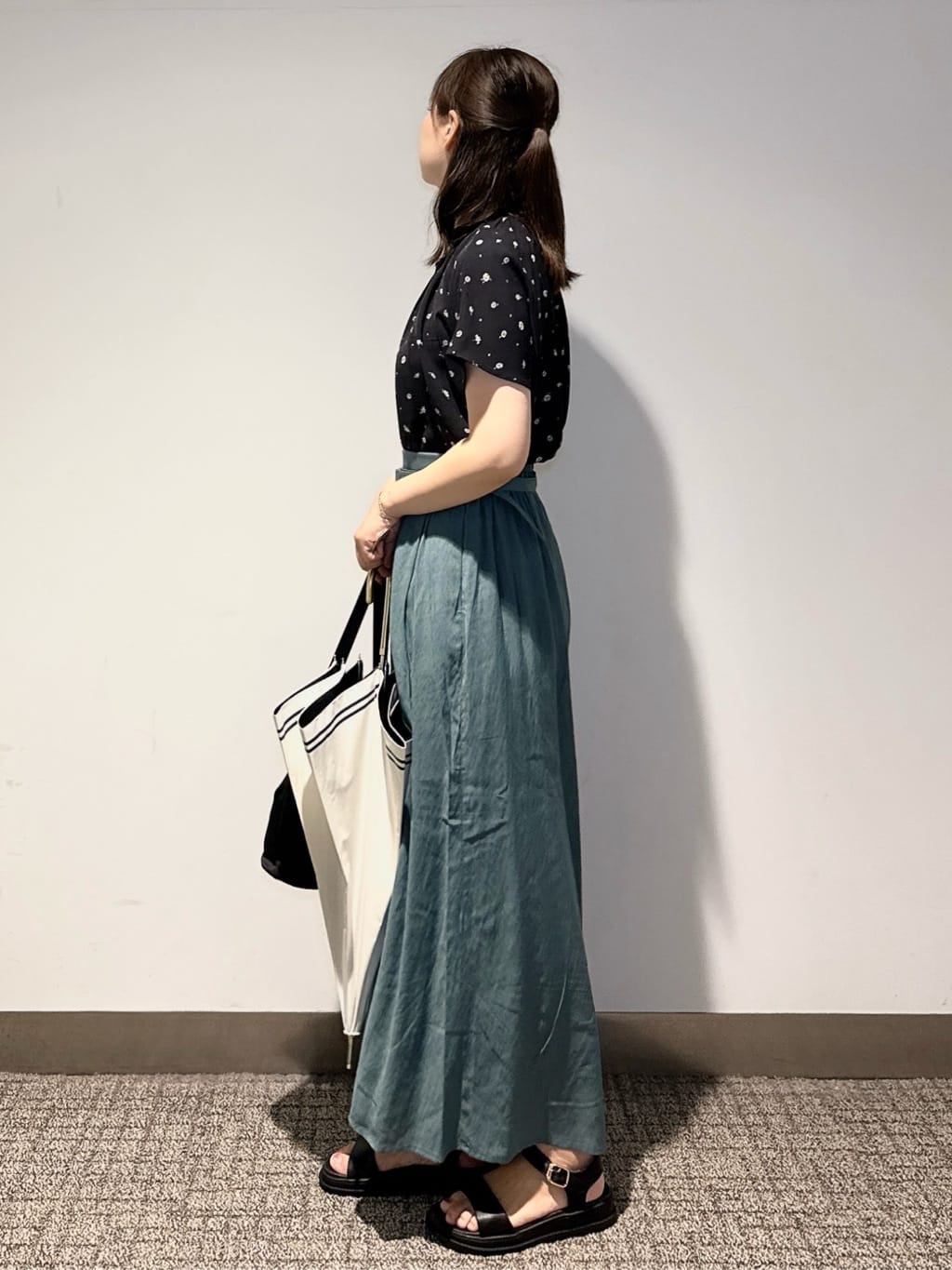 みーさんの「grove｜【Lee別注・撥水】巾着ハンドルショルダー」を使ったコーディネート
