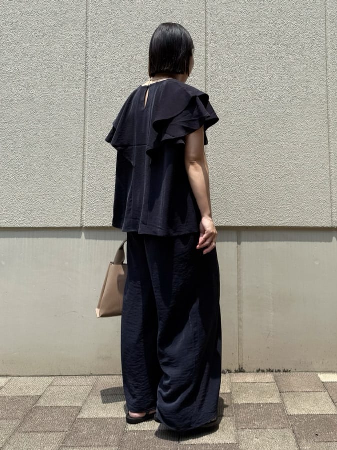 chさんの「THE SHOP TK｜【ONOFF活躍】フリルデザインブラウス/セットアップ可」を使ったコーディネート