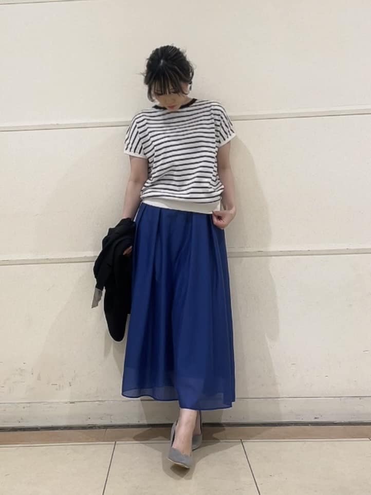 watanabeさんの「UNTITLED｜【後ろウエストゴム/洗える】シアーフレアースカート」を使ったコーディネート