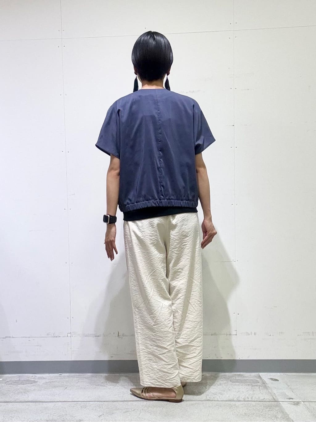 naoさんの「INDIVI｜【洗える／UVケア／SETUP可能】ドロストワイドパンツ」を使ったコーディネート