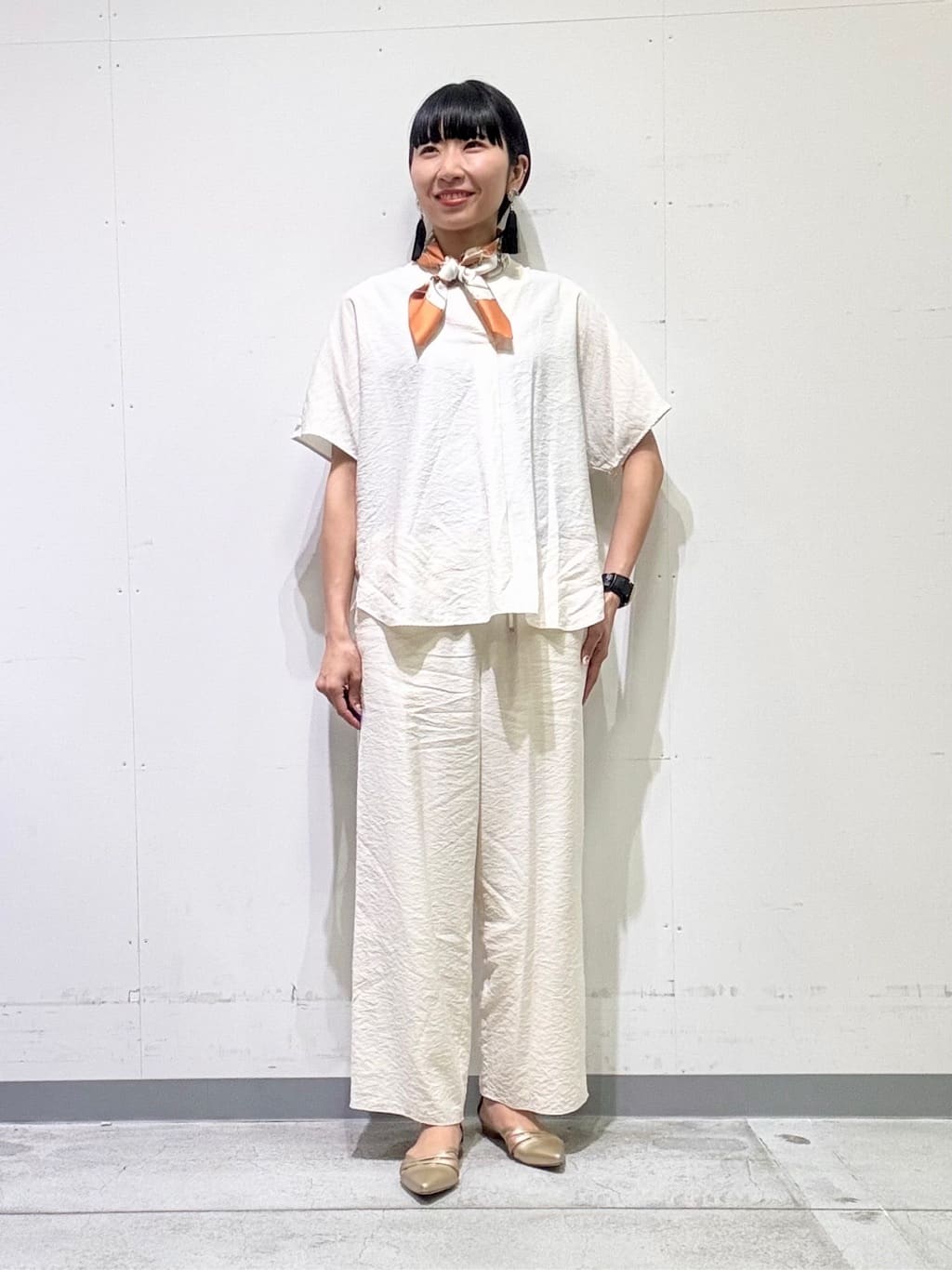 naoさんの「INDIVI｜◆【洗える／UVケア／SETUP可能】スキッパードルマンブラウス」を使ったコーディネート