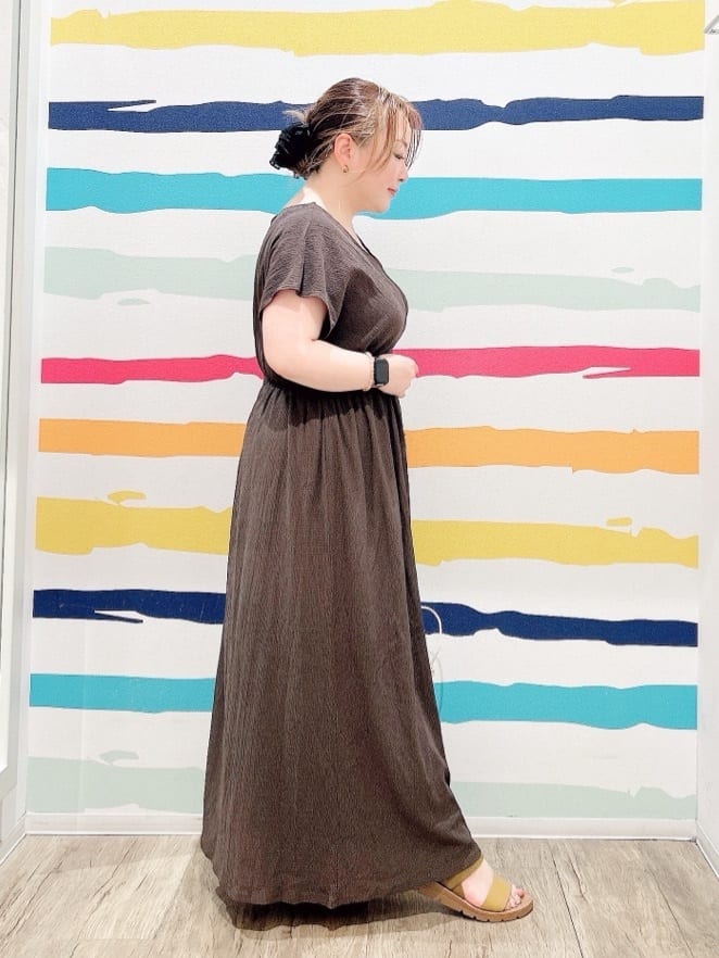 Peeさんの「SHOO･LA･RUE｜【前後2WAY】さらりと大人上品に 楊柳フレンチワンピース」を使ったコーディネート
