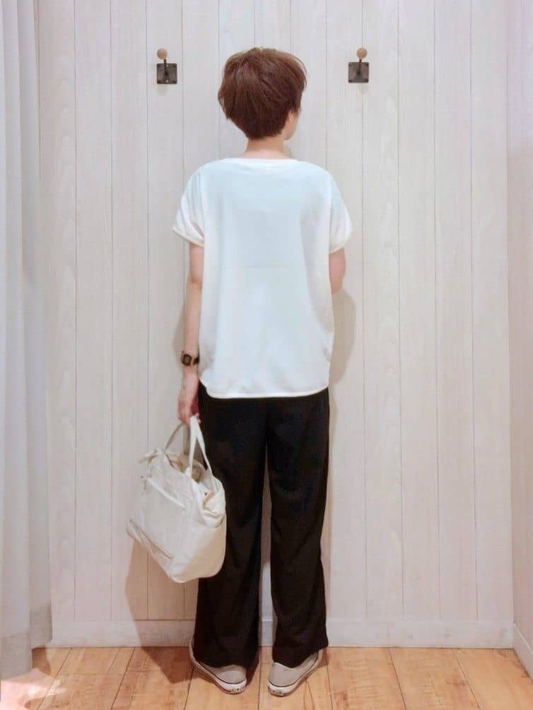 Ribさんの「SHOO･LA･RUE｜【S-LL】ブラウス見えする 軽やかな着心地の しぼしぼトップス」を使ったコーディネート