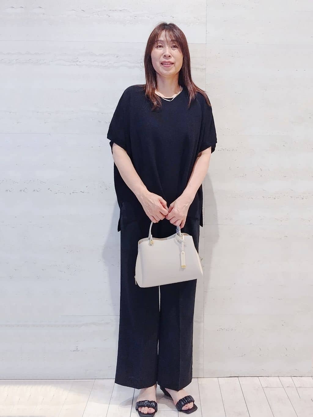 よしみさんの「OPAQUE.CLIP｜《5色展開／S-LLサイズ》リラクシーメッシュニット【洗濯機洗い可】」を使ったコーディネート