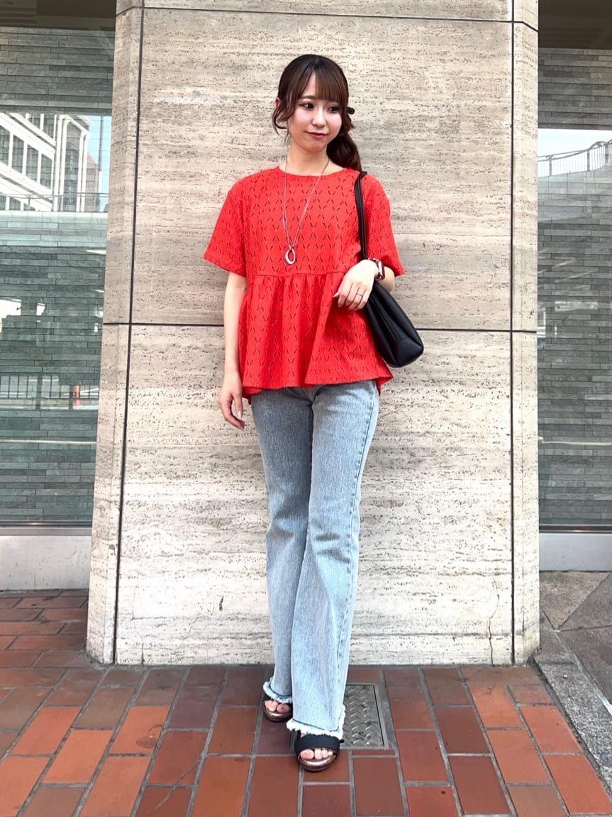 AIRIさんの「SHOO･LA･RUE｜【S-LL】インせず決まる レースペプラムトップス」を使ったコーディネート