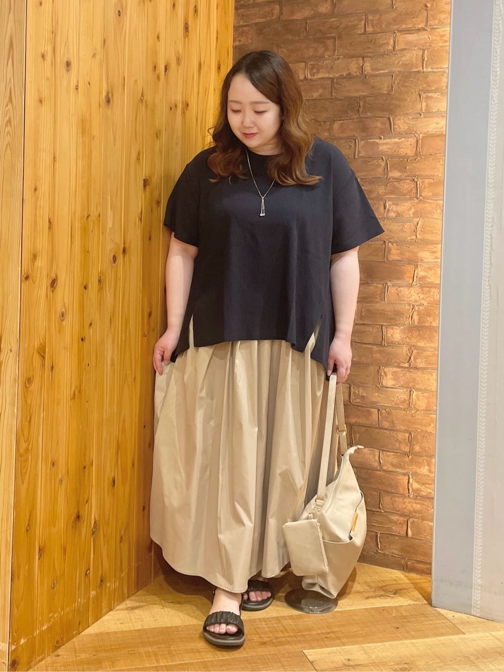 Risaさんの「SHOO･LA･RUE｜【S-LL/洗える/体型カバー/5分袖】涼しくきれいに決まる Aライントップス」を使ったコーディネート