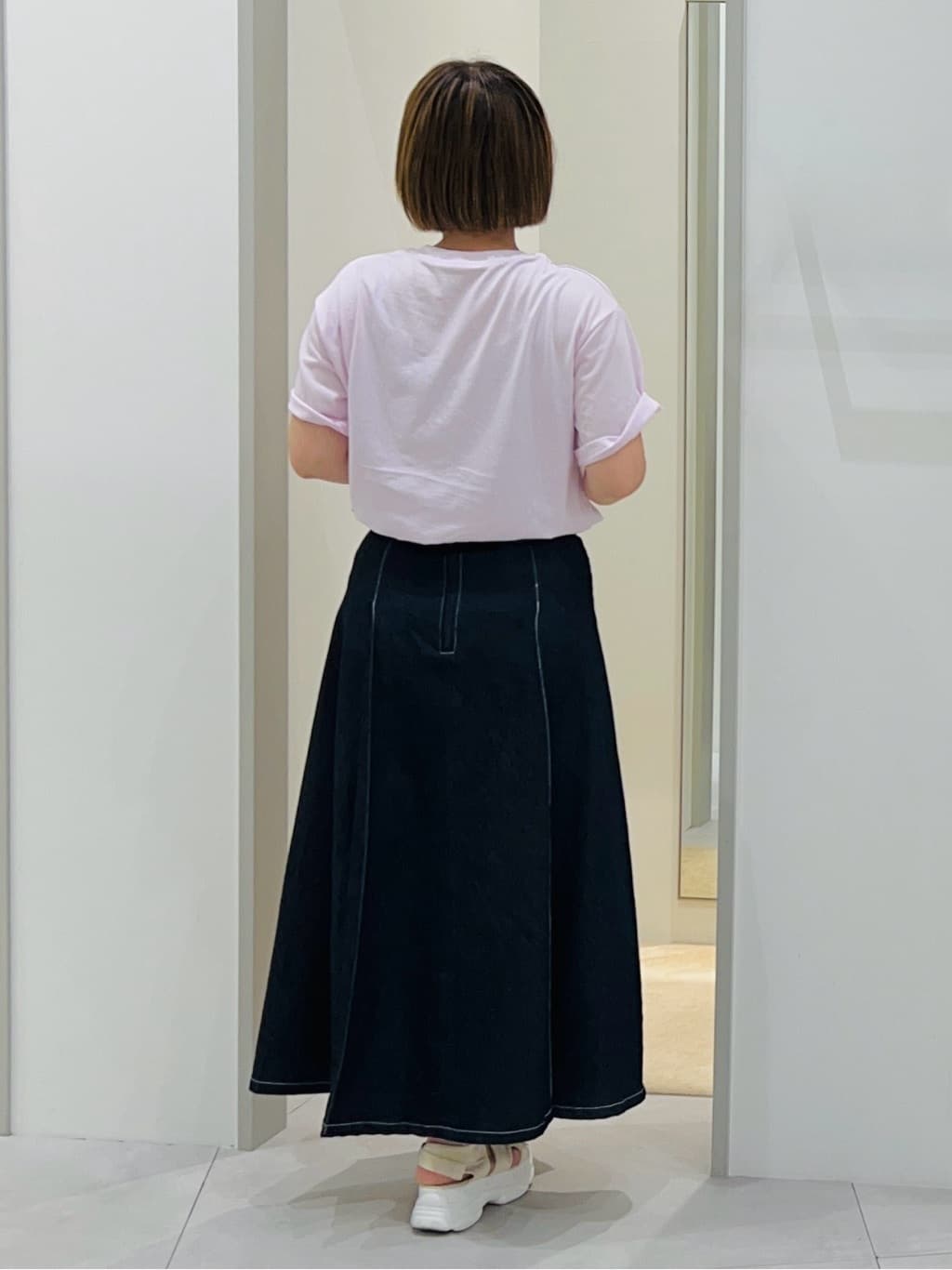 タナさんの「THE SHOP TK｜フォトアソートTシャツ【接触冷感/UV/毛玉になりにくい/洗濯機OK】」を使ったコーディネート