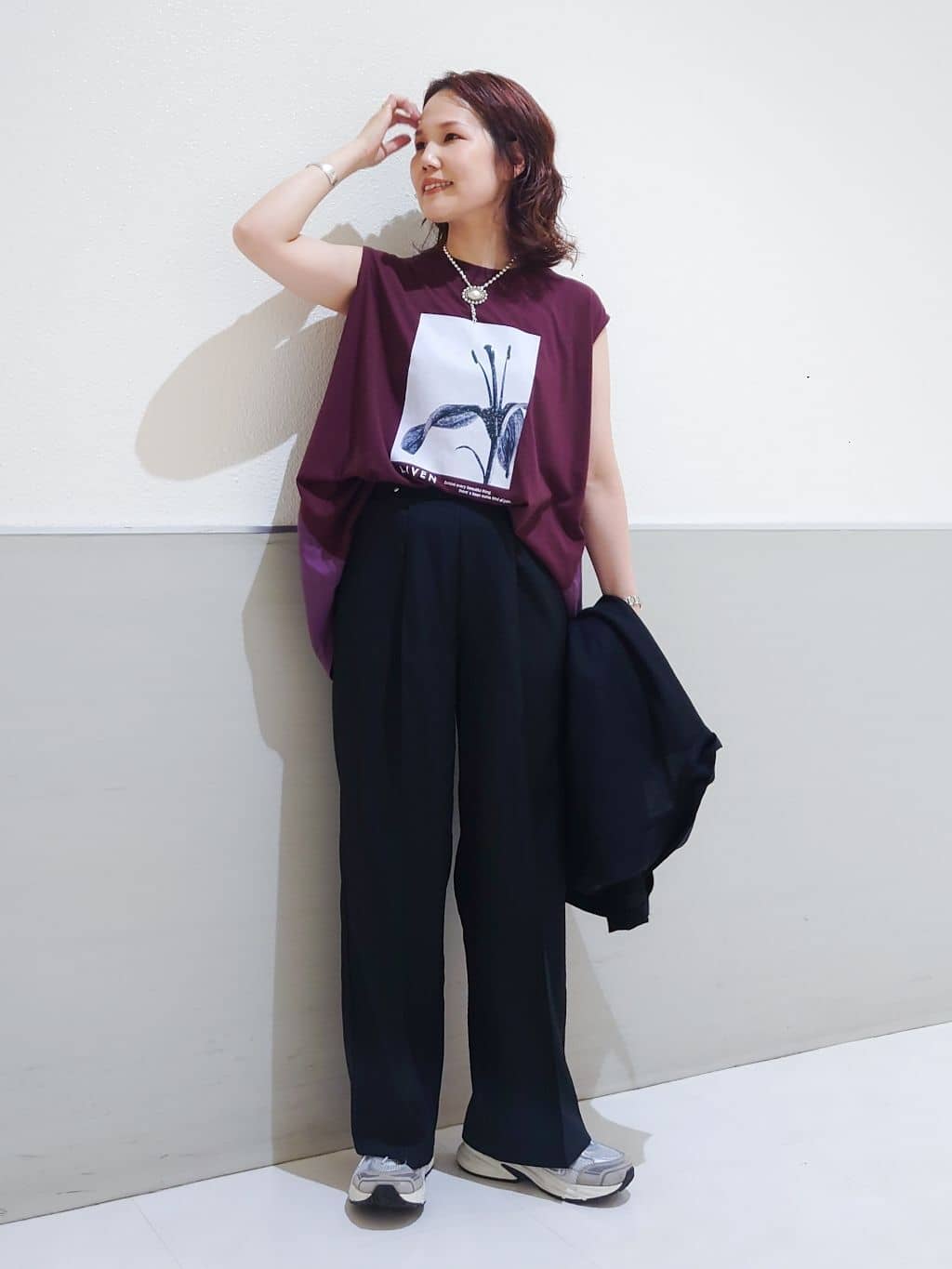 maruさんの「THE SHOP TK｜麻調ピンタックワイドパンツ【洗濯機OK】」を使ったコーディネート