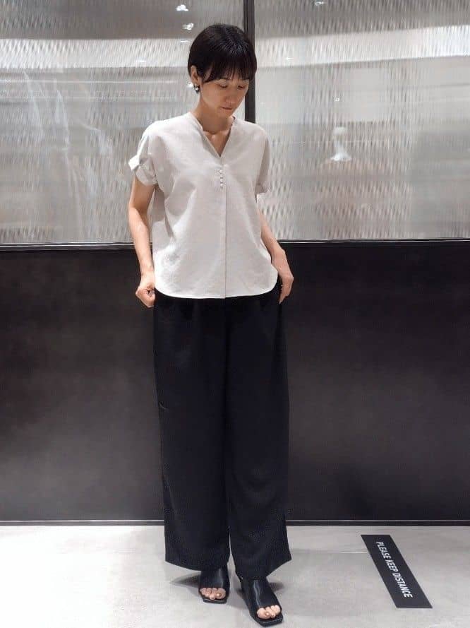 miuraさんの「index｜《7色展開／XS-LLサイズ》タックスリーブスキッパーブラウス【洗濯機洗い可／吸水速乾／抗ピル／防シ」を使ったコーディネート