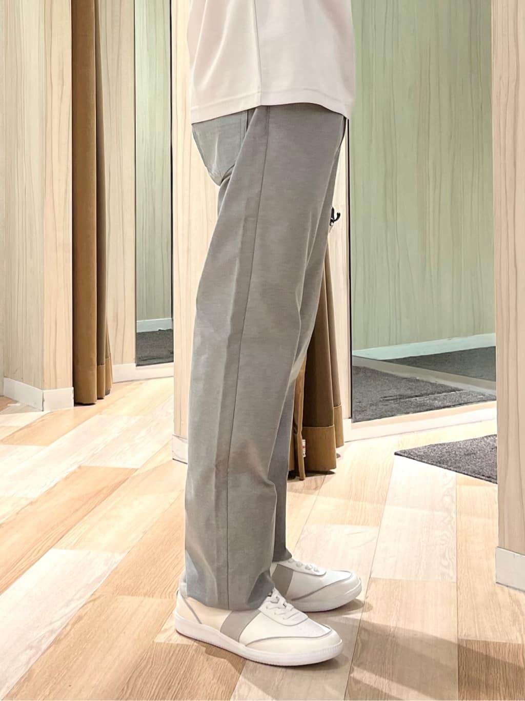 URAさんの「TAKEO KIKUCHI｜【Made in JAPAN】播州織 ストレッチ パンツ」を使ったコーディネート