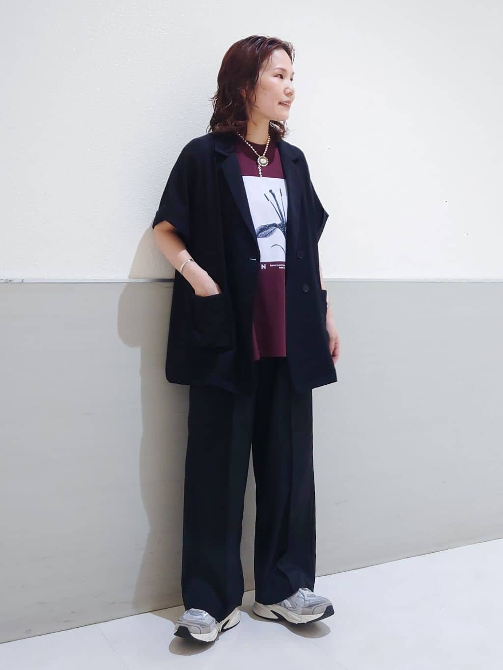 maruさんの「THE SHOP TK｜麻調ピンタックワイドパンツ【洗濯機OK】」を使ったコーディネート