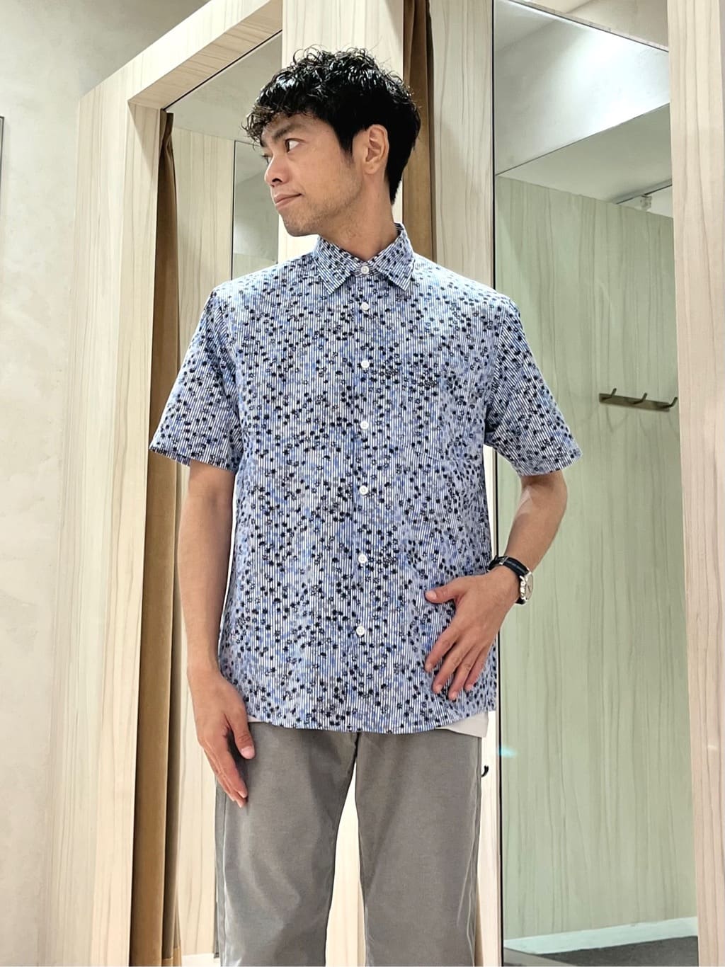 URAさんの「TAKEO KIKUCHI｜【Made in JAPAN】播州織 ストレッチ パンツ」を使ったコーディネート