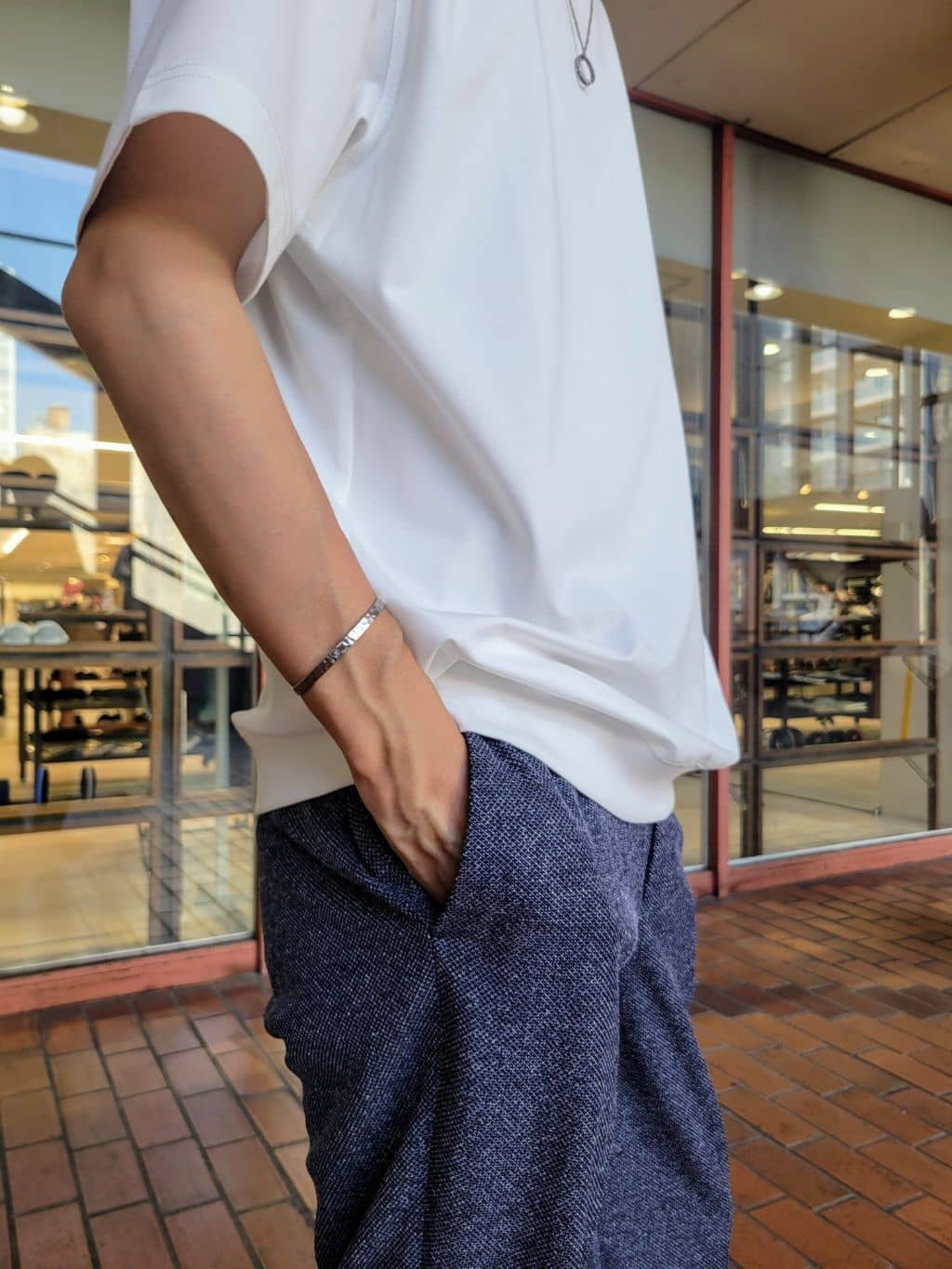 piroyaさんの「TAKEO KIKUCHI｜【抗菌防臭／5サイズ展開】ハイゲージポンチ Tシャツ」を使ったコーディネート