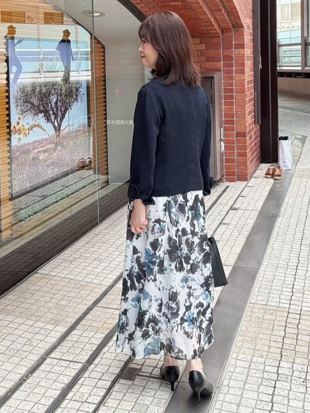 makiさんの「UNTITLED｜【短丈/日本製】カラミ風メッシュ ノーカラージャケット」を使ったコーディネート